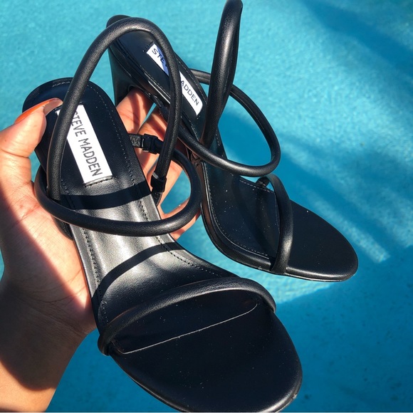 Steve Madden Carolena Heels in Black - Picture 2 of 7